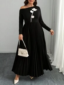 Flirla Women Plus Size Black & White Contrast Pleated Floral Dress Maxi Women Outfit - Black - View 6