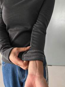 DAZY 女士休闲纯色保暖内衬保暖 T 恤，秋冬长袖女上衣 - 深灰色 - 查看 2