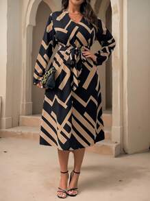 SHEIN Clasi Abito lungo elegante da donna con stampa natalizia, manica lunga, in tessuto lavorato, taglia comoda, adatto per l'autunno e l'inverno, abbigliamento da donna per la stagione autunnale - Multicolore - Visualizzare 1