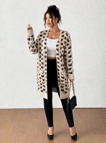 Flirla 大码女式枫叶印花双口袋开衫，长袖，冬季 - 彩色 - 查看 1