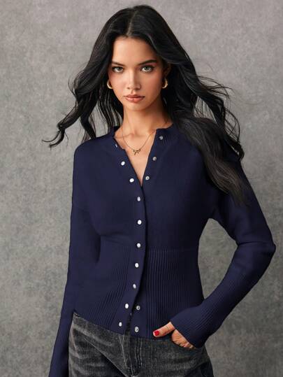 Poéselle 短款修身前扣纯色长袖简约休闲针织开衫、毛衣、短款女式毛衣、女式毛衣、针织毛衣、冬季女装、秋季女装、FW24