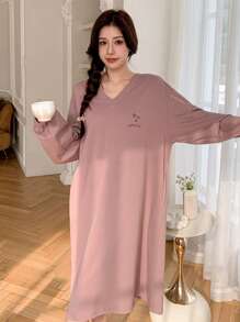 DAZY Star & Letter Print Decor V-Neck Loose Fit Casual Dress House Dress