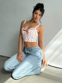 Aloruh T-shirt femme sexy et romantique avec imprimé cœur en dentelle et nœud, Top court ajusté, débardeur mignon style Y2K en dentelle, tenue pour Noël et Nouvel An