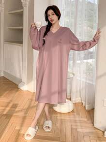 DAZY Star & Letter Print Decor V-Neck Loose Fit Casual Dress House Dress