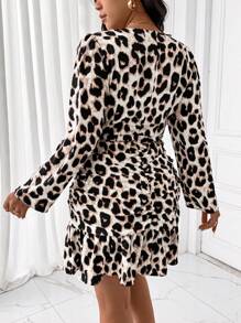 SHEIN Frenchy Vestido con estampado de leopardo y fruncido para mujer de talla grande