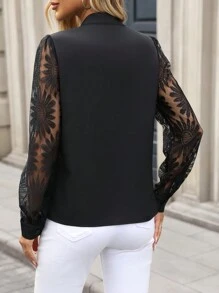 SHEIN Clasi 女士优雅纯色向日葵图案蕾丝拼布衬衫，秋冬 - 黑色 - 查看 2
