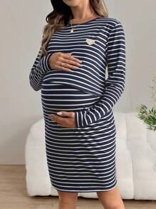 SHEIN 孕妇休闲哺乳连衣裙，心形刺绣圆领长袖孕妇秋冬装 - 藏蓝色 - 查看 5