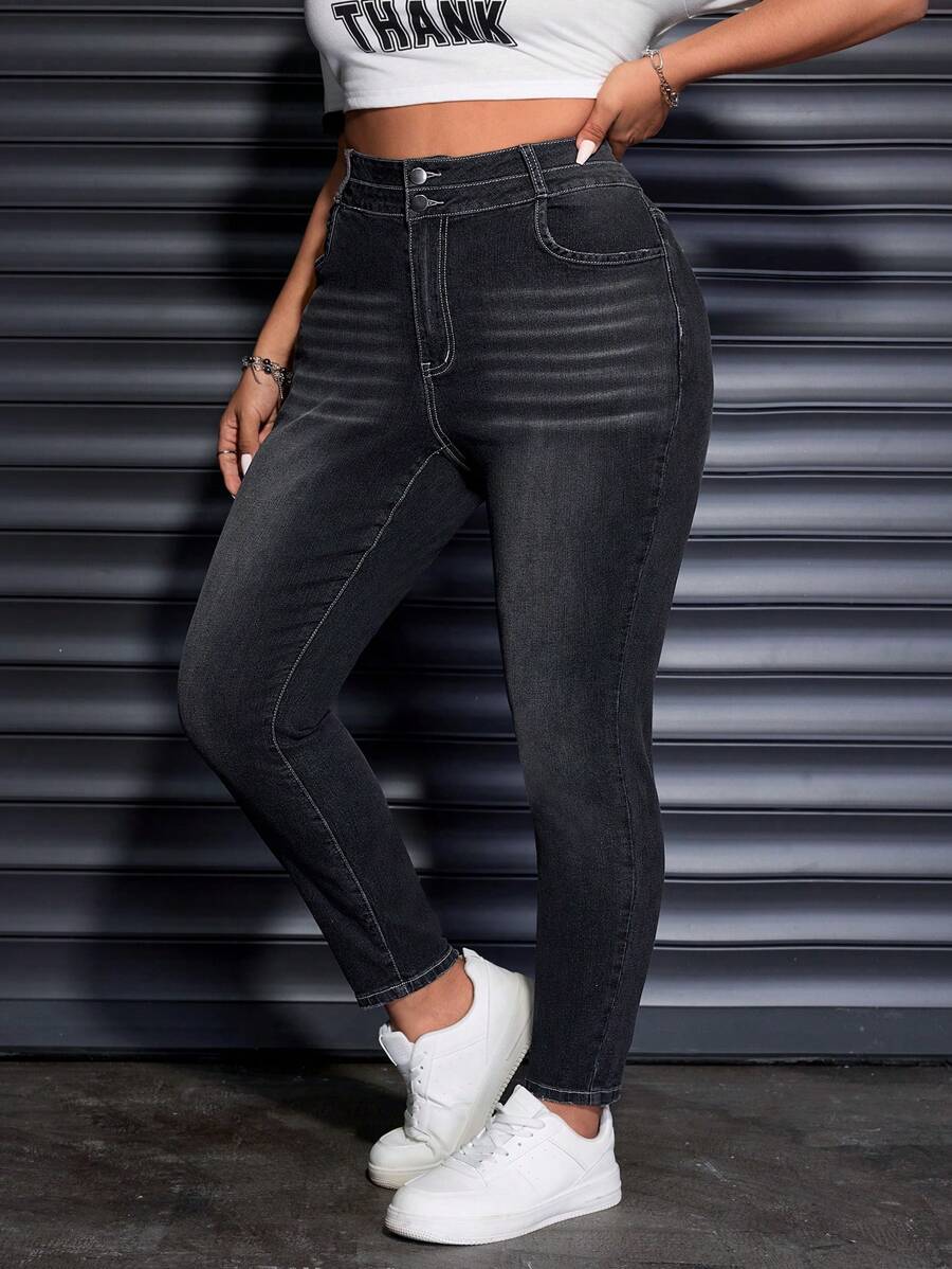 SHEIN EZwear Plus Size Women Pocketed Skinny Casual Jeans, Versatile - Dark Wash - View 1
