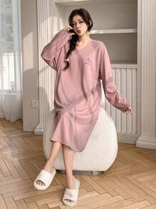 DAZY Star & Letter Print Decor V-Neck Loose Fit Casual Dress House Dress