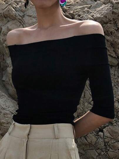 DAZY Camiseta negra de manga corta ajustada con hombros descubiertos de unicolor para mujer, primavera/verano