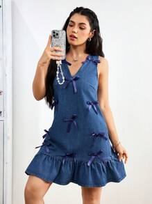 SHEIN EZwear Women's Bowknot Decor V-Neck Sleeveless Ruffled Hem Short Denim Dress - Blue - View 1