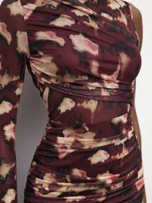 Maija Vestido mini urbano con cuello alto para mujer, vestido casual minimalista elegante con cuello redondo, hombros descubiertos, manga larga y una sola manga para Día de San Valentín, fiesta y festivales