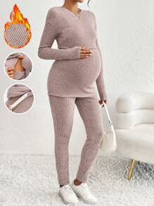 SHEIN Conjunto de 2 piezas de top de lactancia de manga larga de punto nervado y pantalones pitillo de maternidad, informal para otoño/invierno