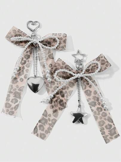 Kawaii 2 pezzi Ciondolo portachiavi a forma di fiocco, stella, cuore con perle finte bianche, stampa leopardata e in rete, in stile campus Y2K alla moda, adatto per donne, ragazze, fidanzate, per uso quotidiano e regali per festival