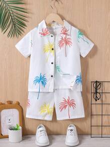 SHEIN Set de 2 piezas de camisa de manga corta con estampado de palmera y pantalones cortos casuales para niño, apto para verano