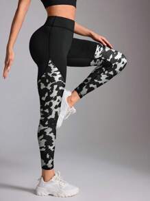 Fashionable Print Patchwork High Waist Leggings - Black and White - View 4