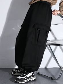 SHEIN Tween Boy 休闲口袋和抽绳腰部宽松纯色针织裤 - 黑色 - 查看 4