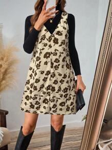 SHEIN LUNE 女式黑色图案印花灯芯绒背带连衣裙 - 杏色 - 查看 1