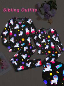 SHEIN Tween Girl 荧光卡通独角兽与星星图案圆领长袖裤舒适休闲睡衣睡衣套装，2 件（作为兄弟姐妹/配套服装单独出售） - 黑色 - 查看 1