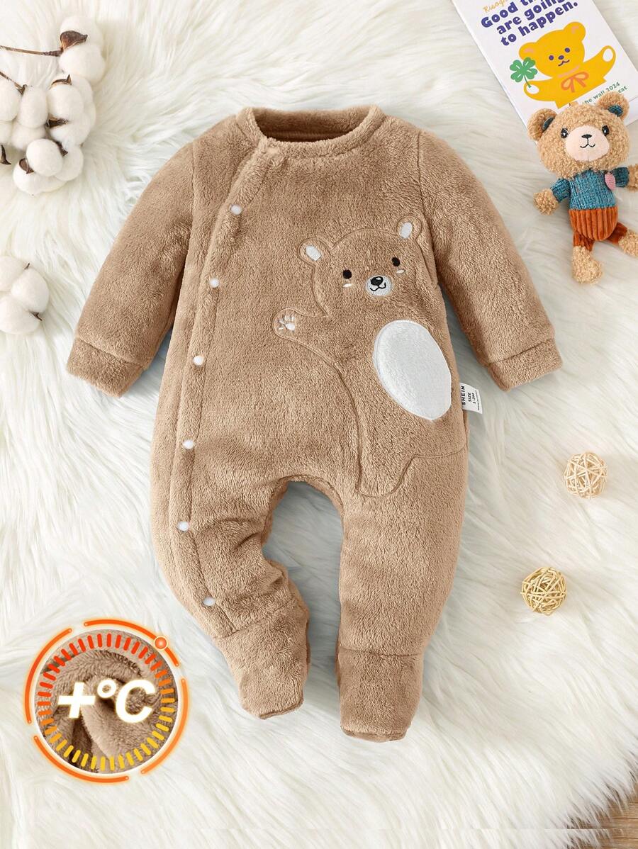 SHEIN 新生男婴可爱熊刺绣斜领法兰绒连体衣，秋冬 - 卡其色 - 查看 1