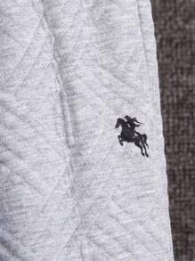 SHEIN Set de 2 piezas de moda para niños pequeños, que incluye un suéter con capucha y cremallera de jacquard con estampado de caballo con forro térmico en gris y pantalones deportivos de jacquard con estampado de caballo con forro térmico en gris, apropiado para uso casual en otoño/invierno