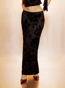 MISSGUIDED Conjunto de top corto asimétrico de un hombro y falda larga de terciopelo con estampado floral, elegante atuendo para fiesta, otoño, invierno y ocasiones especiales - Negro - Ver 5