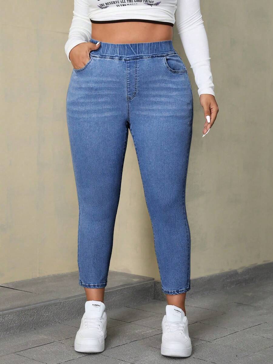 SHEIN ICON Celana Jeans Denim Kasual Slim Fit dengan Kantong Sederhana Ukuran Plus - Medium Wash - View 1