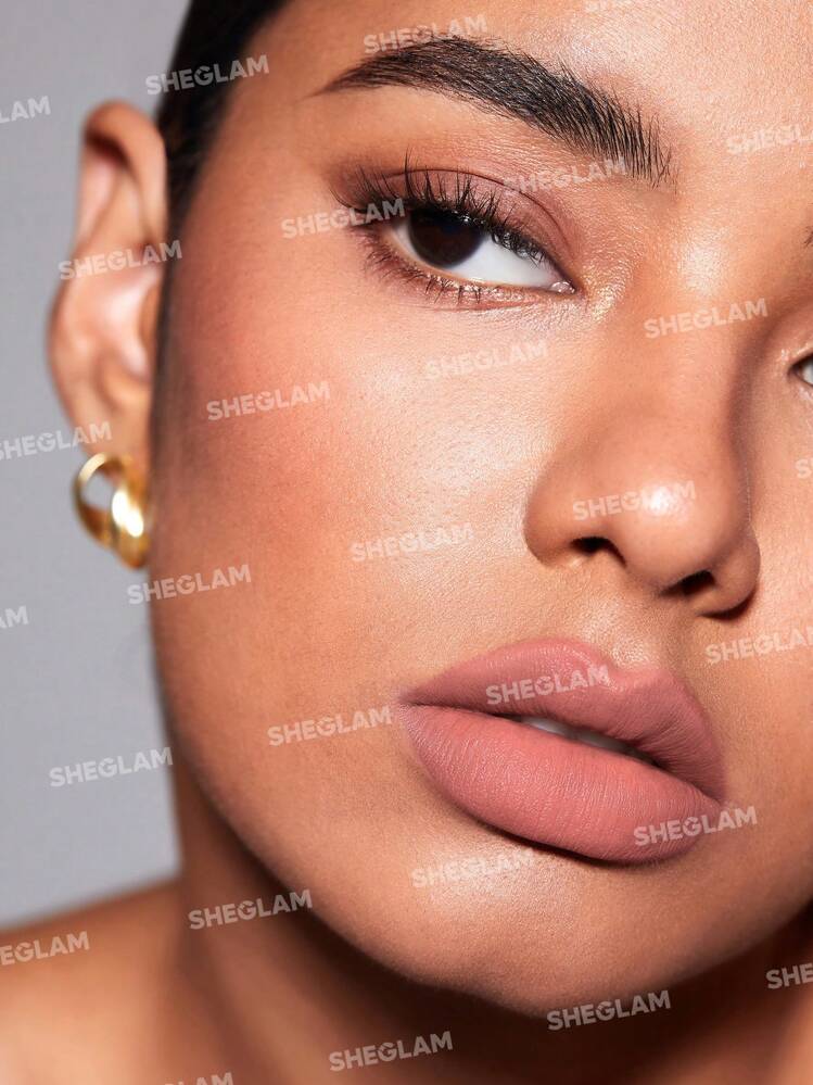 SHEGLAM So Lippy リップライナー-True Faith クリーミー マット リップライナー ペンシル 高発色 色落ちしにくい シルキー スムース マット コントゥア ティント リップ メイクアップ クリスマス パーティー リップライナー ブランド ビューティー メイクアップ 化粧品 女性と女の子とギャルのための 完璧な冬に春に理想的な Y2K おしゃれなファッション 誕生日 バレンタインデー に適した ギフト パーティー 準備 フェイスペイント 最高のカラー - True Faith - 見る 3