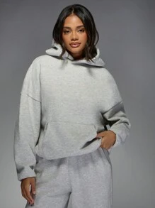MISSGUIDED 舒适的超大套头连帽衫，配有袋鼠口袋，休闲街头服饰必备，是家居服和运动休闲的完美选择，秋冬舒适运动衫 - 灰色 - 查看 1