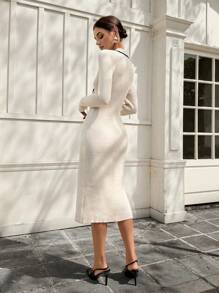 Chiquease 全新时尚领口针织中长连衣裙，修身剪裁，突出腰部，拼色饰边设计，长袖 - 杏色 - 查看 2