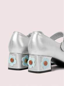 CUCCOO DOLLMOD 女士银色玛丽珍高跟鞋，方头和方跟，复古校园风格搭扣开合新年假期