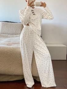 Livesso Conjunto de pijama con estampado de lunares, diseño de dobladillo ondulado y decoración de lazo
