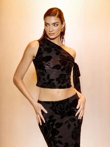 MISSGUIDED Conjunto de top corto asimétrico de un hombro y falda larga de terciopelo con estampado floral, elegante atuendo para fiesta, otoño, invierno y ocasiones especiales - Negro - Ver 4