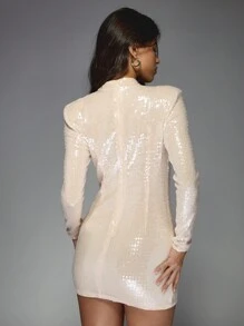 MISSGUIDED فستان مصغر محكم بأكمام طويلة ومزخرف بالترتر في طراز مستقبلي Y2K