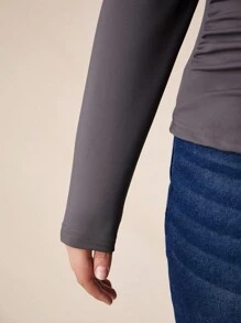 SHEIN BASICS 休闲纯色针织圆领长袖 T 恤，带侧褶，加大码 - 深灰色 - 查看 8