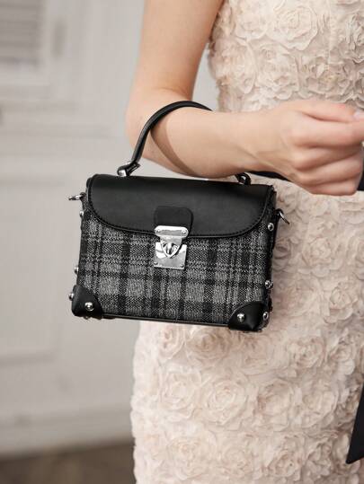 MOTF PREMIUM 时尚复古百搭通勤 PU 皮革格子印花翻盖旋锁腕带手拿包 女士