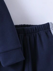 Set de 2 piezas Outfit informal para niño joven con sudadera con capucha estampada y pantalón de chándal, conjunto de 3 piezas, apto para otoño/invierno
