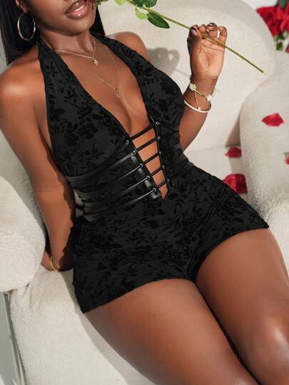Slaydiva 情人节性感派对露背吊带文胸镂空孔眼装饰植绒网布和 PU 皮革紧身短裤连体裤