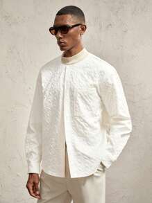 AKNOTIC Business Casual Áo sơ mi nam rộng rãi họa tiết hoa hình học màu trắng, thích hợp mặc hàng ngày với phụ kiện chữ và kim loại - trắng - Xem 3