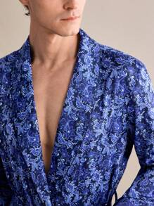 SHEIN EverLounge Bata de hombre de manga larga cómoda con estampado completo y doble bolsillo, para otoño