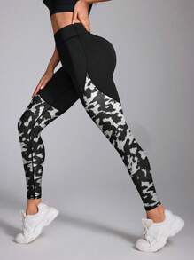 Fashionable Print Patchwork High Waist Leggings - Black and White - View 6