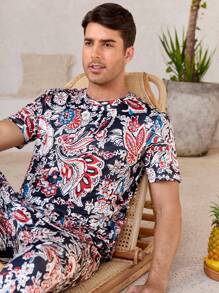 Manfinity Manfinity ChillVibe Men's Floral Print Crew Neck Short Sleeve T-Shirt And Pants Sleepwear Set