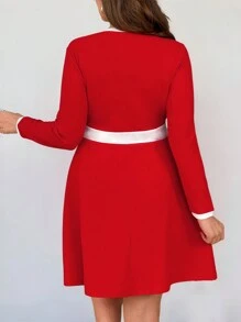 SHEIN Privé Plus Size Women Christmas Red & White Graphic Print Round Neck Splicing Long Sleeve Dress