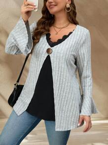 EMERY ROSE Plus Size Bell Sleeve Top V-Neck Contrast Lace Patchwork Long Sleeve T-Shirt - Grey - View 1
