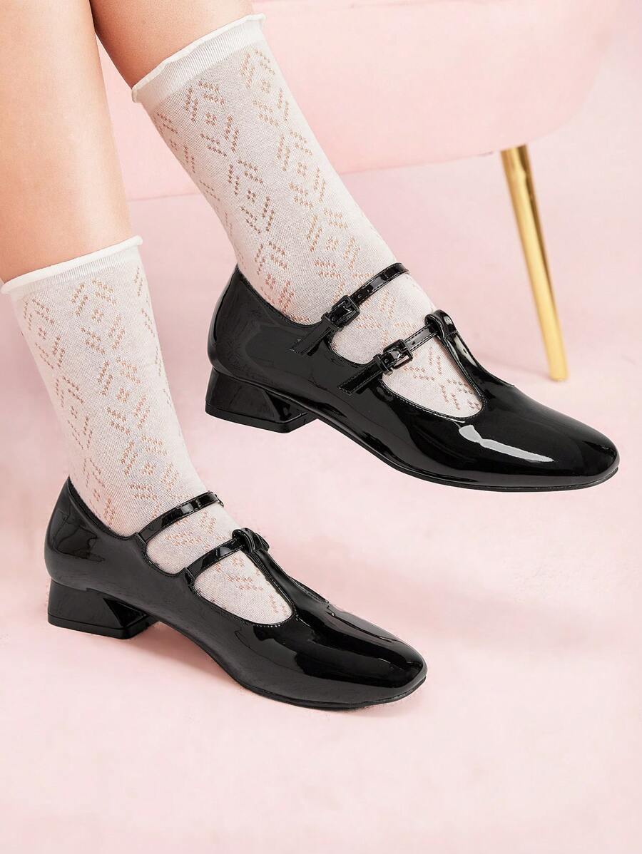 CUCCOO DOLLMOD 女士时尚黑色漆皮玛丽珍低跟方头休闲平底鞋，适合通勤、上学、甜美、可爱、购物、情人节假期 - 黑色 - 查看 1