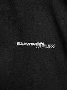 SUMWON Sudadera con capucha de estilo urbano con cremallera, estampado tipográfico árabe en la espalda, capucha ajustable, esencial para el streetwear y el athleisure en otoño e invierno