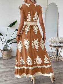 SHEIN LUNE 褶皱荷叶边下摆喇叭腰荷叶边下摆 A 字形连衣裙，带定位印花，女士休闲度假连衣裙 - 彩色 - 查看 2