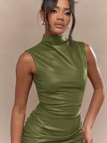 MISSGUIDED Robe moulante mini à col roulé sans manches plissée, look satin, élégante, pour soirée, fête, sortie en club. Tenue de saison automne-hiver - Vert olive - Voir 3