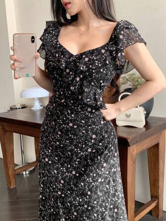 DAZY Damen Kurzarm Kleid mit Blümchen Einsätzen und Rüschensaum, Urlaubsstil Sommer Strandkleid Abendkleid