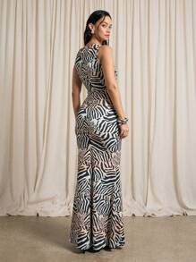 AiiRZ Curve Neckline Fitted Zebra Print Maxi Dress